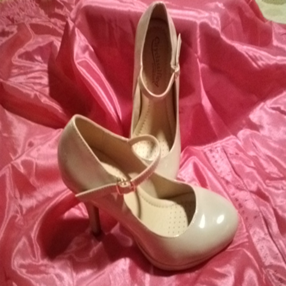 Tan heels